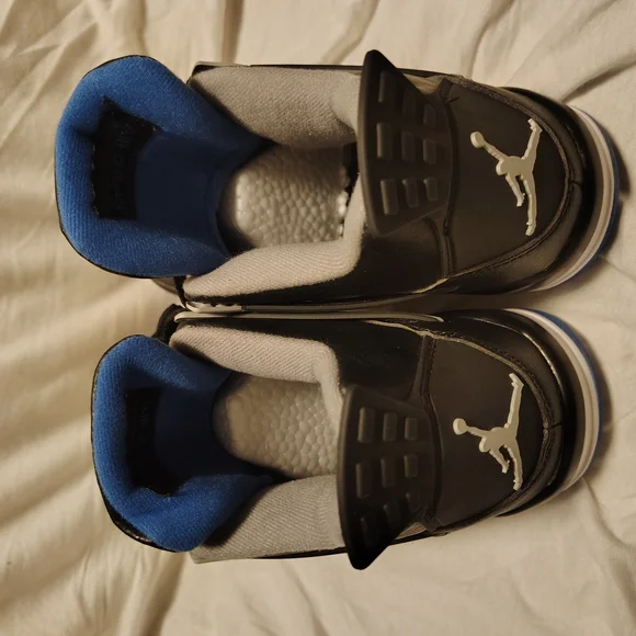 Jordan Black and Blue Athletic Sneakers with Strap Closure - Picture 4 of 5